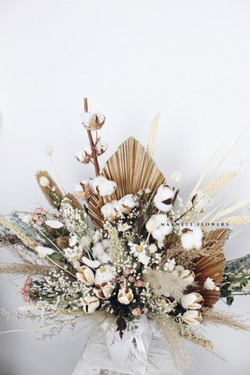 DRIED IMPORTED FLOWERS VASE ARRANGEMENT