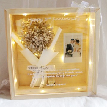 3D FRAME BOUQUET WOOD BOX - DRIED BABY BREATH- JATI BELANDA