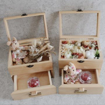 SERENA WOOD BOX ETERNAL MIX DRIED FLOWERS BOX WITH RABBIT DOLL