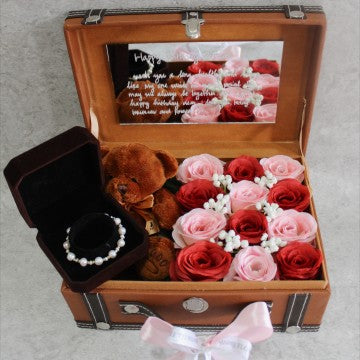 TREASURE BOX 12 ROSES + PEARL BRACELET