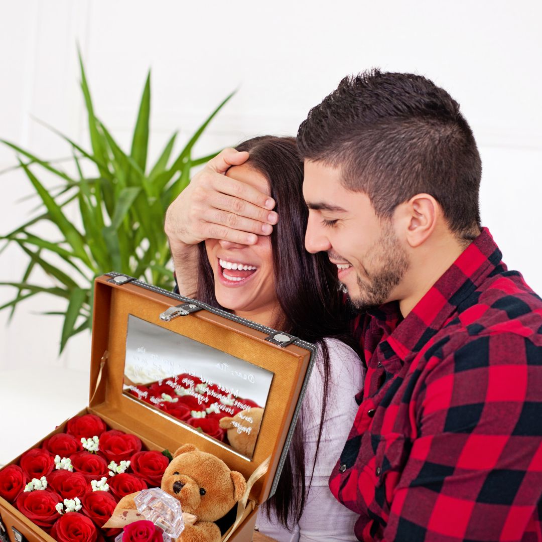 TREASURE BOX WITH ETERNAL ROSE RING