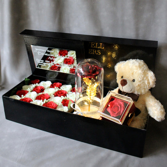 Exclusive Box Rose Dome + Rotating Soap Flowers