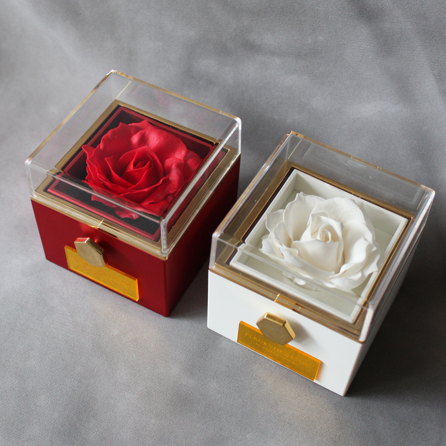 Exclusive Box Rose Dome + Rotating Soap Flowers