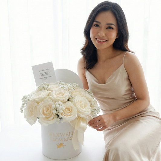 (Valentine's Day) Fresh Flowers 10 white roses rounded box