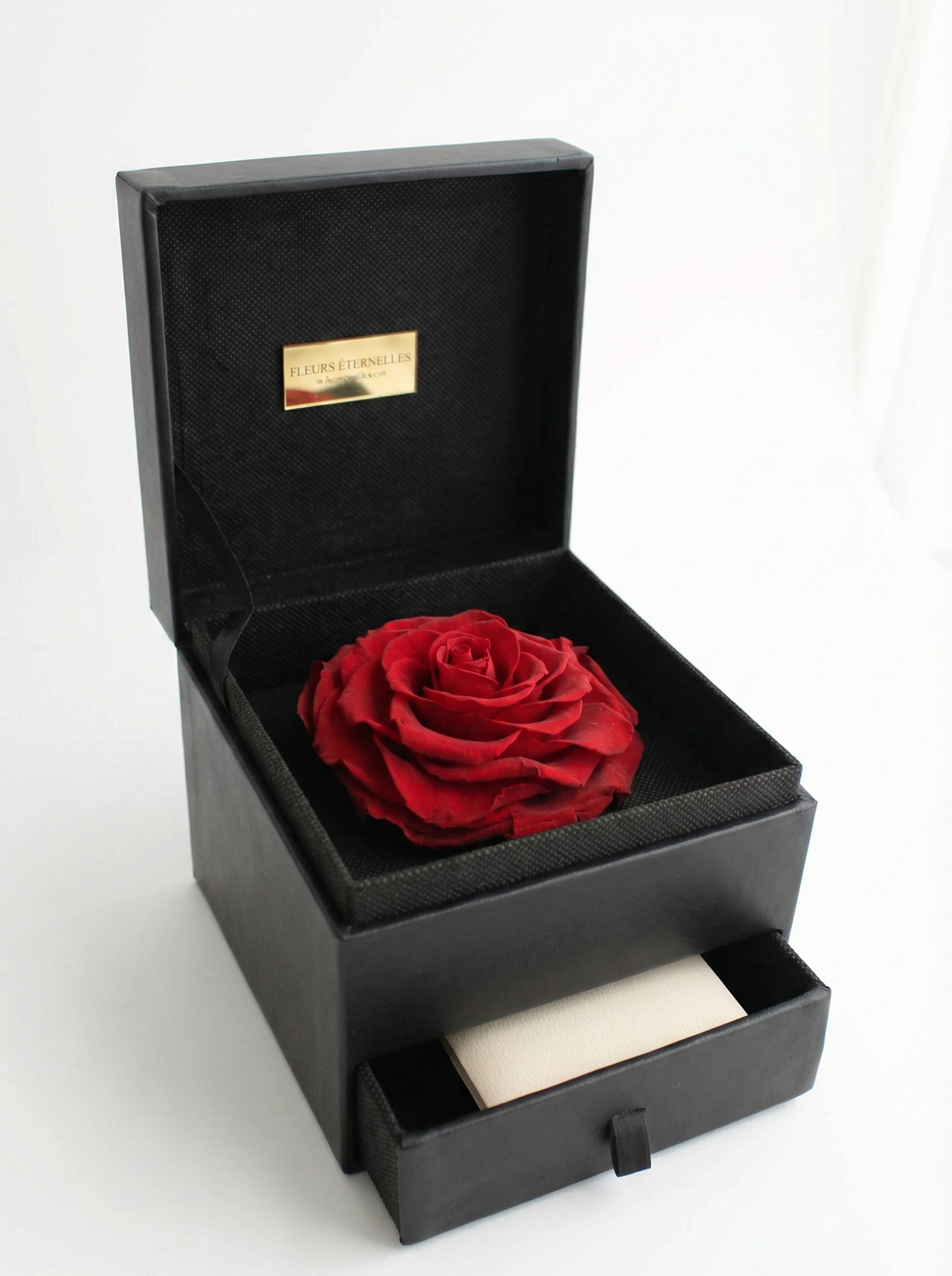 The greatest eternal rose black box with necklace