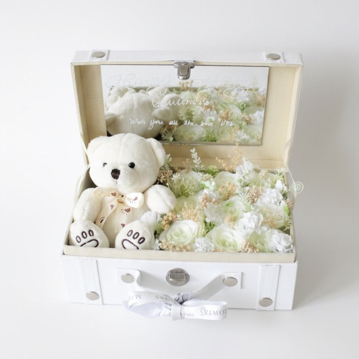 Treasure 9 roses - white mix flowers