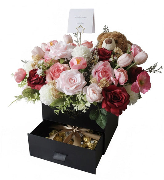 Bloombox with tulip and teddy bear ferrero rocher - Artificial flowers