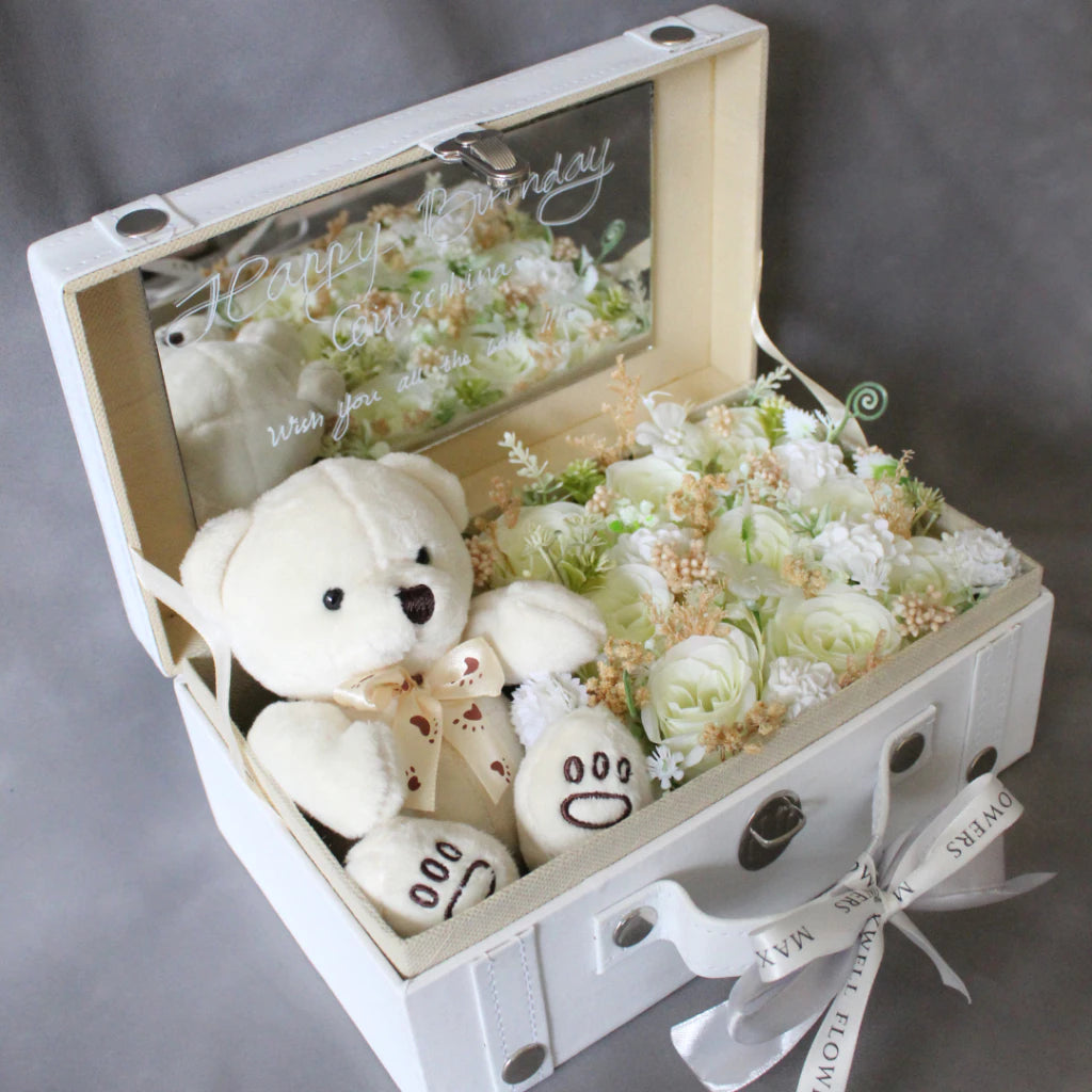 Treasure 9 roses - white mix flowers