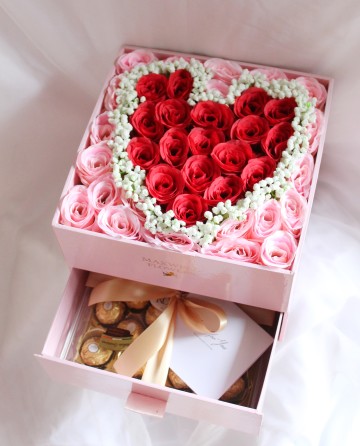 BLOOMBOX + FERRERO BOX, BENTUK LOVE - SPECIAL VALENTINE'S DAY