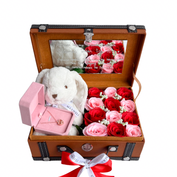 TREASURE BOX 12 ROSES DENGAN BUNNY DAN 100 LOVE NECKLACE