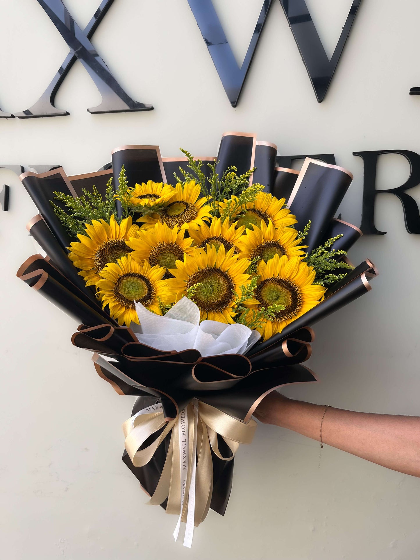 Fresh sun flowers bouquet